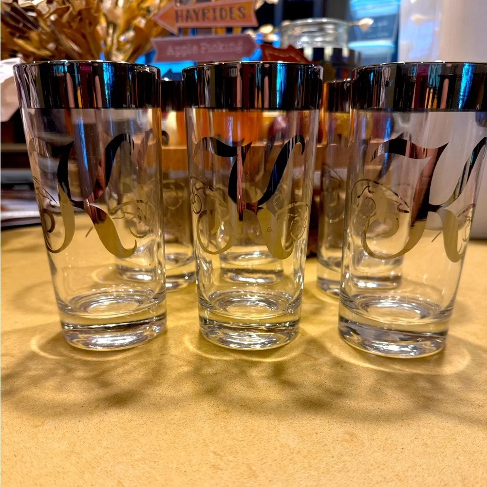 Crate & Barrel 